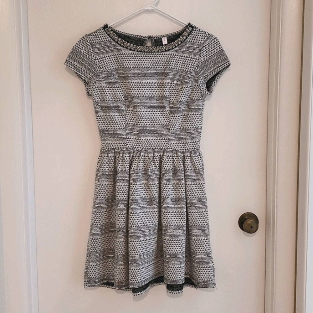 Beaded Neckline Dress - Picture 2 of 4